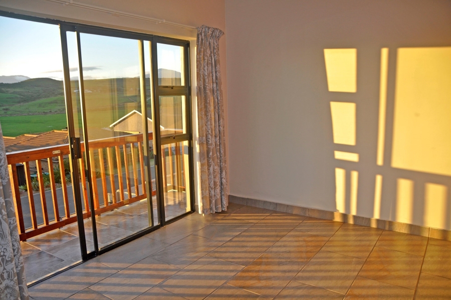 5 Bedroom Property for Sale in Reebok Western Cape